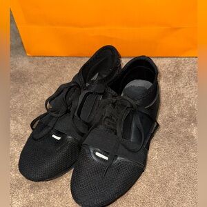 All black Balenciaga’s woman sneakers